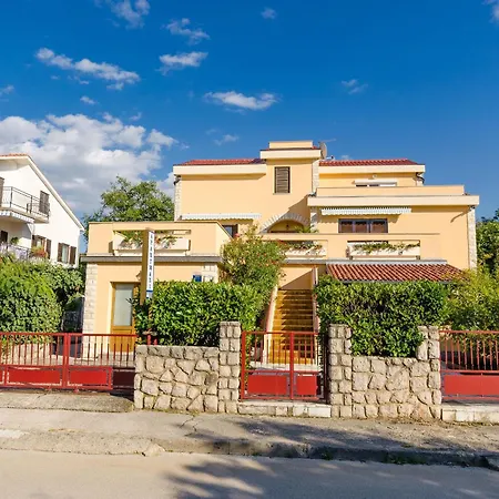 Ante Appartement Njivice