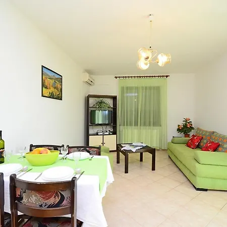 Ante Appartement Njivice